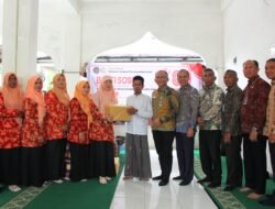 Kanwil Ditjenpas  Aceh Gelar Bakti Sosial Di Dayah Nurul Huda Peringati HUT Ke 80- RI