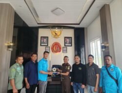 Sinergi Tanpa Sekat: PWI Bener Meriah Beri Penghargaan untuk Kajari Achmad Hari Yanto