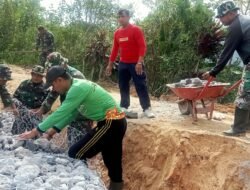 TMMD 126 Kodim 0119/BM Fokus Perkuat Tebing, Warga dan Satgas Pasang Batu Bronjong