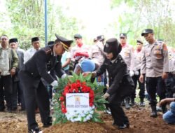 Kapolres Aceh Tengah Pimpin Pemakaman Tradisi Kepolisian Alm Bripka Ruhdi Fitrah