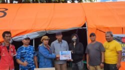 Estika Dari Jakarta Mewakili Yayasan (YLBK) Salurkan Bantuan Korban Bencana