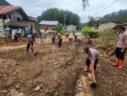 Polsek Pegasing Bersama Warga Pulihkan Akses Jalan Takengon–Celala Pascabencana