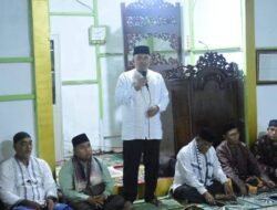 Safari Ramadhan Di Kampung Pantan Penyo, Wabup Muchsin Shalat Berjamaah Di Masjid Nurul Huda Yang Sementara