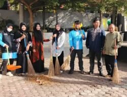 Disdukcapil Aceh Tengah Laksanakan Kegiatan Jumat Bersih