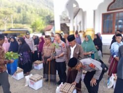 Jumat Barokah: Bibit Buah Dibagikan untuk Warga Terdampak Bencana