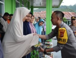 Jumat Berkah Ramadhan, Polres Aceh Tengah Salurkan Sembako untuk Warga Kayu Kul