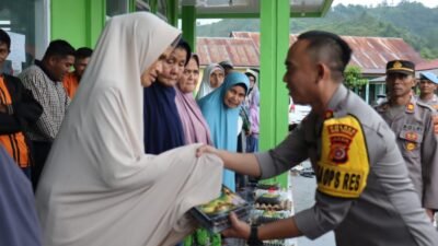 Jumat Berkah Ramadhan, Polres Aceh Tengah Salurkan Sembako untuk Warga Kayu Kul