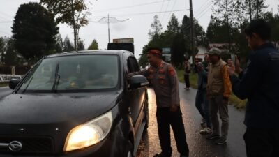 Polres Bener Meriah dan Wartawan Bukber, Diawali Berbagi Takjil untuk Pengendara