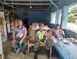 Babinsa Koramil 08/Silih Nara Perkuat Silaturahmi Lewat Komsos Bersama Warga