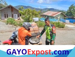 Babinsa Koramil 07/Atu Lintang Pererat Silaturahmi dengan Warga Lewat Komsos