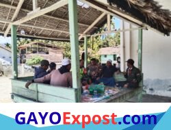 Babinsa Koramil 09/Ketol Laksanakan Komsos, Imbau Warga Waspada Perubahan Cuaca