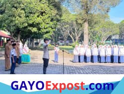 Polres Aceh Tengah Gencarkan “Saweu Sikula”, Polisi Jadi Pembina Upacara Tanamkan Disiplin Pelajar