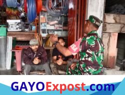 Babinsa Jagong Perkuat Kedekatan dengan Warga Lewat Komsos di Bukit Kemuning