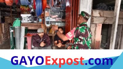 Babinsa Jagong Perkuat Kedekatan dengan Warga Lewat Komsos di Bukit Kemuning