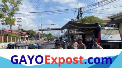 Jumat Berkah Polres Aceh Tengah Kembali Bagikan Makanan dan Bubur untuk Masyarakat di Depan Mapolres