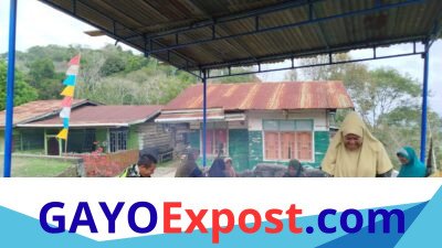 Babinsa Silih Nara Ikut Rewang Siapkan Hajatan, Wujud Nyata Kedekatan TNI dan Rakyat