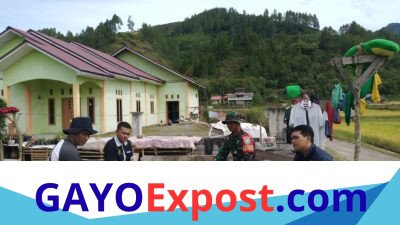 Babinsa Koramil 01/Lut Tawar Perkuat Kedekatan dengan Warga Lewat Komsos di Desa Binaan