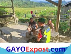 Babinsa Koramil 10/Celala Gelar Komsos Bersama Warga Desa Tanoh Depet