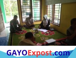 Perkuat Kedekatan dengan Warga, Babinsa Koramil 04/Bintang Gelar Komsos di Genuren