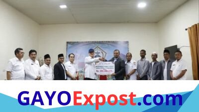 Bupati Tagore Apresiasi Penyaluran Zakat Rp400 Juta dari Perushaan Bank Aceh Syariah.