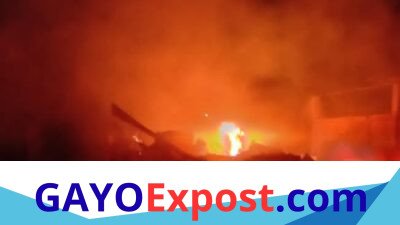 Rumah Semi Permanen di Kute Panang Ludes Terbakar, Satu Rumah Tetangga Ikut Terdampak