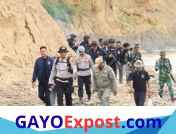 Patroli Besar-besaran di Linge, Tim Gabungan TNI-Polri Sisir Dugaan PETI Tegas Komitmen Berantas Penambang Ilegal. 