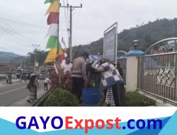 Sambut HUT RI ke-81, 14 Masjid di Aceh Tengah Dibersihkan Personil Polres dan Warga